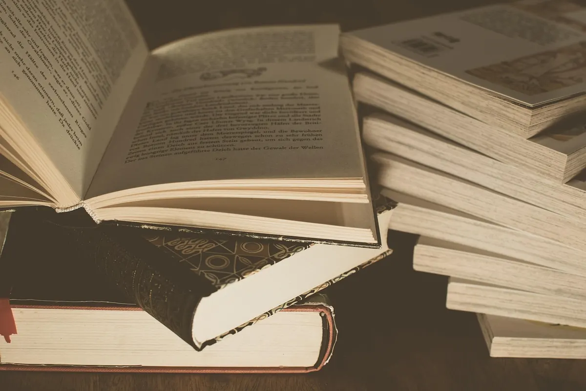 How to Write a Non-Fiction Book Blurb That Converts Browsers into Buyers